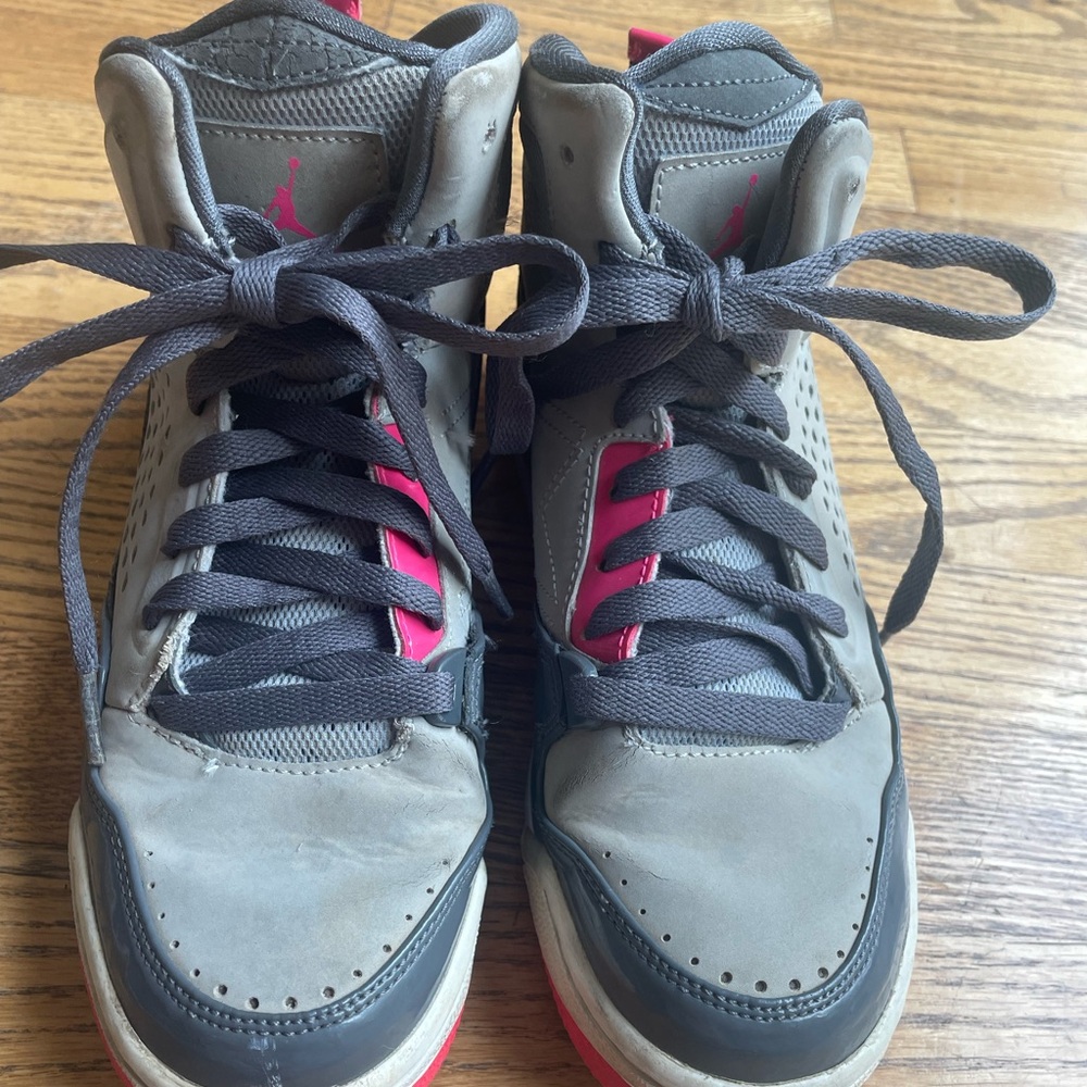 Boys Air Jordan Flight shoes size 5 (big boys)